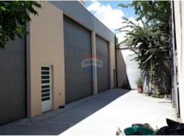 Comercial · 805m² · 3 Vagas · "Galpão Moderno para Locação no Cambuci, SP"