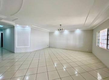 Casa de 3 quartos, Vicente Pires · Casa com habite-se no Jockey, 3 quartos c/ suíte, lote 800 m², condomínio.
