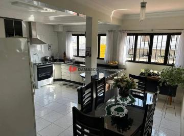 Casa · 213m² · 3 Quartos · 4 Vagas · Sobrado em Vila Humaita