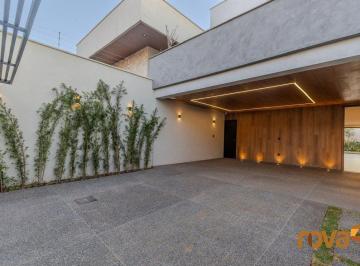 Casa · 217m² · 3 Quartos · 4 Vagas · Casa com 3 quartos 3 suite no Jardim América