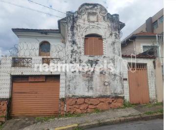 Casa · 239m² · Imóvel em lote de 350 m²; no nobre Carlos Prates – Há minutos do Centro