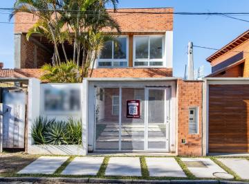 Photo 1 · Casa com 3 dormitórios e 3 banheiros à Venda, 174 m².