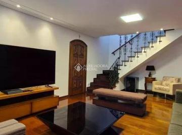 Casa · 198m² · 3 Quartos · 2 Vagas · Sobrado Espaçoso e Aconchegante em Santo André - 198 m² de Conforto para sua Família!