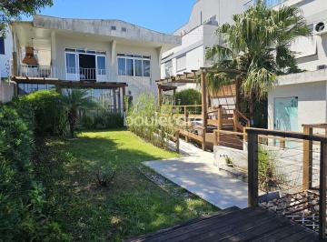 Casa · 200m² · 4 Quartos · 5 Vagas · Casa de 4 Dormitórios | 1 Suíte | Abraão | Florianópolis