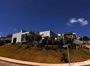 Casa de 4 quartos, Jarinu · Casa de Esquina Moderna com Piscina, Suítes e Iluminação Natural Privilegiada