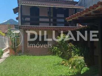 Casa · 226m² · 3 Quartos · Casa de rua : Duplex / Residencial / Frade (Cunhambebe)
