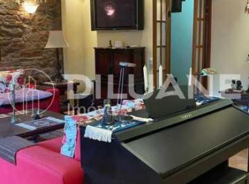 Casa · 314m² · 7 Quartos · 2 Vagas · Apartamento :  / Residencial / Glória
