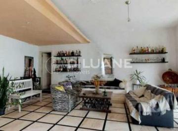 Apartamento · 302m² · 5 Quartos · 1 Vaga · Excelente cobertura no Leme 302 m²,sala com dois ambientes, 05 dormitórios, com