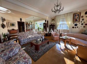 Apartamento · 275m² · 4 Quartos · Excelente Oportunidade.