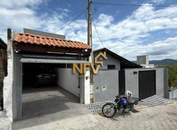 Casa · 160m² · 3 Quartos · 2 Vagas · Casa com 3 Dormitórios, 1 sendo suíte
