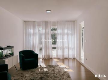 Casa · 201m² · 3 Quartos · 2 Vagas · Casa iluminada no Ahú com 3 quartos e espaço gourmet - a 4 min do MON