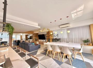 Apartamento · 190m² · 3 Quartos · 1 Vaga · Barra da Tijuca | Excelente cobertura reformada, com 3 quartos, sendo 2 suítes próxima à praia da B