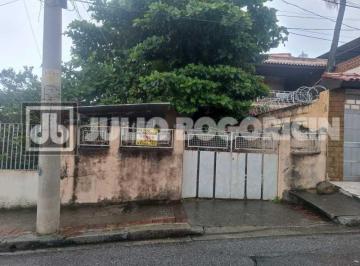 Casa · 152m² · 3 Quartos · 1 Vaga · Casa em ótima localizaçao em Cascadura, precisando reformar