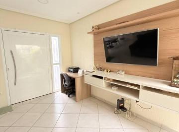 Casa · 190m² · 3 Quartos · 5 Vagas · Casa térrea 3 dormitórios (1 suíte), 4 vagas cobertas. São João, Jacareí