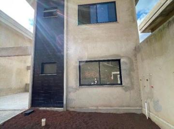 Casa · 114m² · 3 Quartos · 2 Vagas · Casa com 3 dormitórios à venda, 114 m² por R$ 950.000,00 - Golfe - Teresópolis/RJ