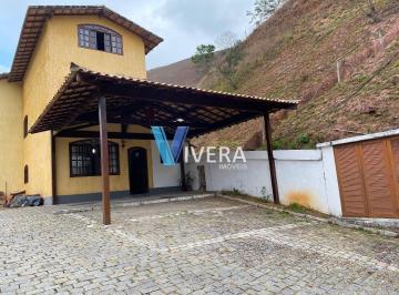 Casa · 100m² · 3 Quartos · 2 Vagas · Casa de três quartos em Teresópolis