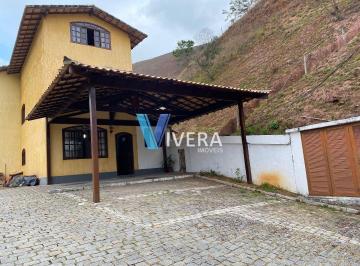 Casa · 100m² · 3 Quartos · 2 Vagas · Casa de três quartos em Teresópolis