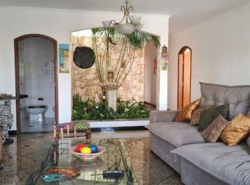 Casa de 3 quartos, Guarulhos · Casa com 350 m2 em Guarulhos