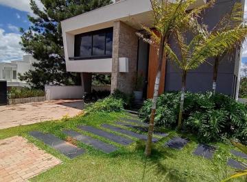 Casa · 500m² · 5 Quartos · 9 Vagas · Casa 5 dormitórios com suites e varanda, condomínio alto padrão.