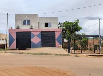 Casa de 3 quartos, São Sebastião · LOJA E CASA PARA VENDA OU INVESTIMENTO