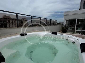 Foto 01 · Luxuosa cobertura de 4 quartos na Barra da Tijuca, Rio de Janeiro - 304m², 2 suítes, 2 salas, 3 banh
