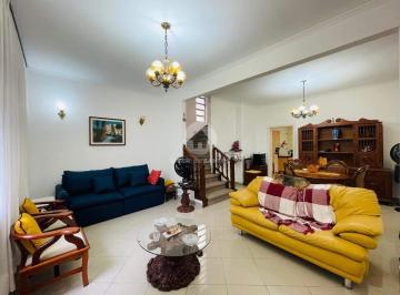 Casa · 217m² · 3 Quartos · 3 Vagas · Sobrado à Venda no Bairro Embaré - Excelente Localização!