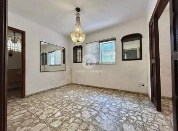 Casa · 181m² · 3 Quartos · 5 Vagas · Sobrado à venda no bairro do Embaré