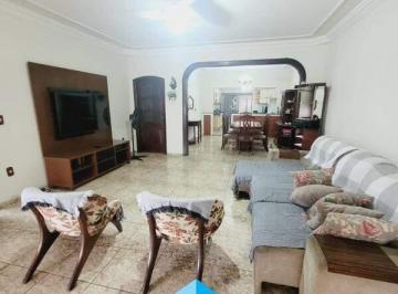 Casa · 218m² · 2 Quartos · 4 Vagas · Casa à venda no Jardim Santa Catarina