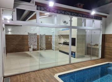 Casa · 208m² · 2 Quartos · 2 Vagas · Casa térrea 208m² com 2 quartos, 2 banheiros, escritório, piscina aquecida, garagem coberta.