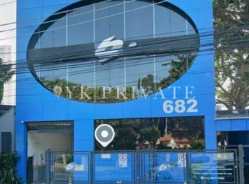 Comercial · 555m² · 4 Quartos · Laje Comercial no 2º Pav. com 555m²; 14 salas, 2 banheiros com 4 cabines cada.