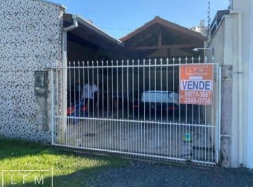 Casa · 2 Quartos · 2 Vagas · casa pronta para morar no centro de Balneário Piçarras Sc
