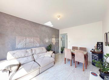 Apartamento · 100m² · 3 Quartos · Apartamento de 3 dormitórios com suíte e dependência de empregada.
