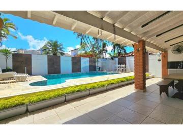 Casa · 170m² · 3 Quartos · Casa em Peruíbe: Espaço, Conforto e Piscina!