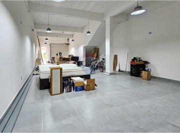 Comercial · 30m² · Salão comercial com 100m² para locação definitiva