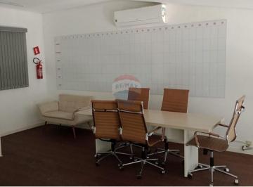 Comercial · Sala comercial com mezanino, ar condicionado, mobiliado em condomínio comercial. Bragança Paulista