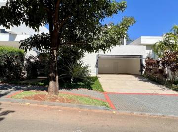 Casa · 323m² · 3 Quartos · 4 Vagas · Casa em condomínio fechado, com piscina e condomínio com lazer completo