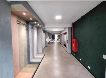 Comercial · 96m² · 2 Vagas · Loja disponível para locação no bairro Brasil em Uberlândia-MG