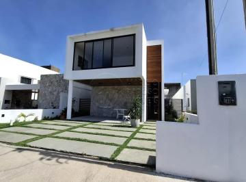 Casa · 257m² · 3 Quartos · 4 Vagas · Casa com Varanda e 3 Suítes à venda em Paripueira no Cond. Acquaville
