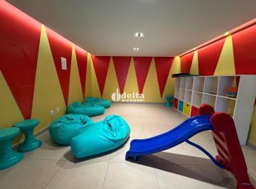 Apartamento · 94m² · 3 Quartos · 2 Vagas · Apartamento com 3 quartos sendo 1 suíte disponível para Venda no bairro Centro em Uberlândia-MG.