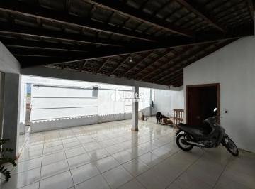 Casa · 300m² · 2 Quartos · 5 Vagas · Casa residencial com 2 quartos disponível para venda no bairro Jardim Califórnia em Uberlândia-MG