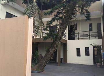 Casa · 180m² · 5 Quartos · 1 Vaga · Casa pra locação com 05 dormitórios em Balneário Camboriú