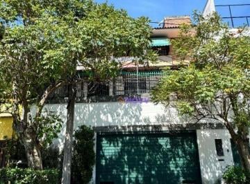 22b788805b59db570d33a9419707cd9fdc9bd7c9 · Casa em São Francisco, Niterói, com 5 dormitórios à venda, 244 m² por R$ 1.250.000.