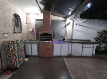 2946c9ce546a4a619cccd9216d79f04a34056bbb · Excelente casa duplex de 4 quartos no bairro Engenhoca em Niterói!