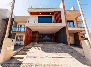 Casa de 4 quartos, Curitiba · Sobrado em condomínio fechado com 272m2!!