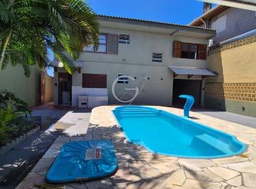 Casa · 440m² · 5 Quartos · 4 Vagas · SOBRADO COM 05 DORMITÓRIOS NO BALNEÁRIO IPANEMA APENAS 50M DO MAR / LOCAÇÃO DIÁRIA