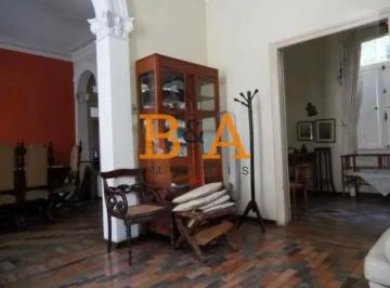 Casa · 281m² · 4 Quartos · 3 Vagas · B&amp;amp;A Vende Charmosa Casa clássica em Laranjeiras com 4 quartos, edícula e 3 vagas