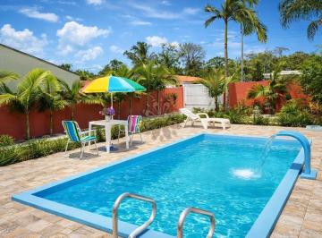 Casa · 185m² · 3 Quartos · 2 Vagas · Casa com Piscina e Edícula à Venda em Guaratuba |