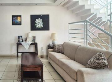 Casa de 3 quartos, Itu · Linda casa à venda, 250 m², 3 dorms e 3 vagas em condominio em ITU