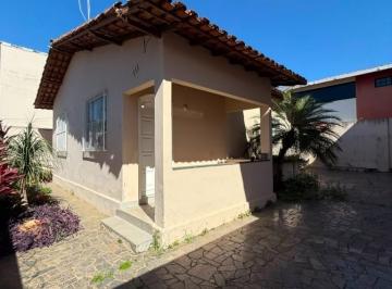 Foto 02 · Oportunidade: Casa à venda na Praia do Morro, Guarapari-ES. 2 quartos, sala, 2 banheiros, 3 vagas de