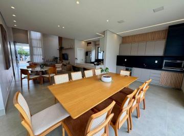 Casa de 3 quartos, Sobradinho · Excelente casa no condomínio Alto Boa Vista, com três suítes, PORTEIRA FECHADA!